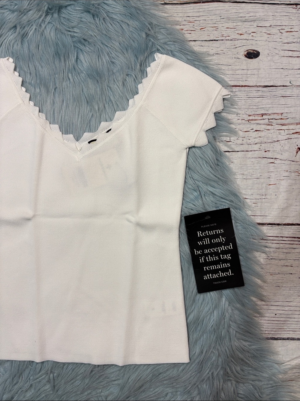 NWT Tuckernuck White Off-the-Shoulder Ric Rac Compression Elliston Shirt - Picture 7 of 10